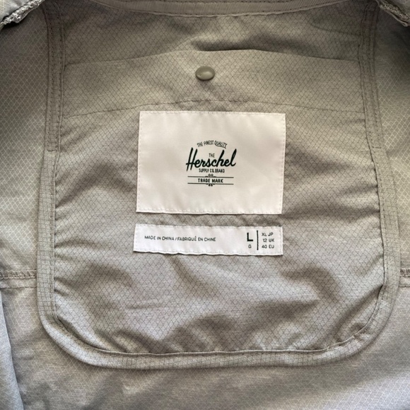 Herschel Women’s Lightweight Packable Rain Jacket, Large, Gray - Picture 4 of 6